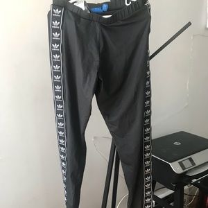 Adidas leggings 🖤🖤🖤